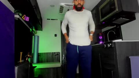 Snapshot of drizzys_room chatting on January 27, 2025, 11:22 am DirtyDrizzy online show from January 27, 2025, 11:22 am