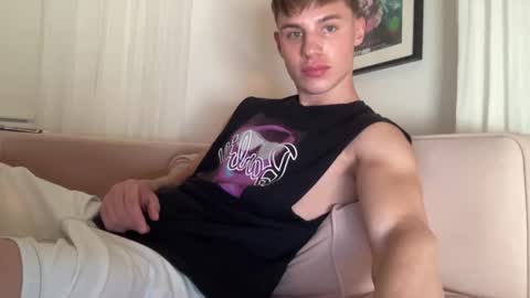 Snapshot of droll_guy chatting on November 2, 2025, 3:14 pm droll_guy online show from November 2, 2025, 3:14 pm