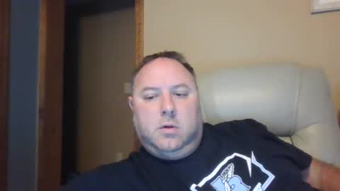 Snapshot of drow0909 chatting on November 17, 2025, 12:33 pm Drow online show from November 17, 2025, 12:33 pm