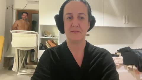 Snapshot of drresa chatting on December 22, 2025, 7:22 pm Dr. Resa online show from December 22, 2025, 7:22 pm