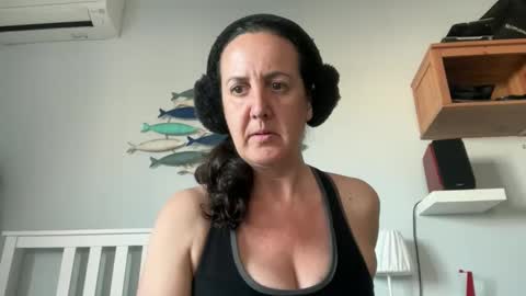 Snapshot of drresa chatting on April 9, 2026, 7:03 am Dr. Resa online show from April 9, 2026, 7:03 am
