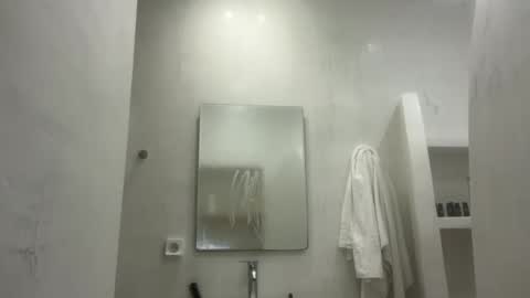 Snapshot of drresa chatting on May 11, 2026, 4:04 pm Dr. Resa online show from May 11, 2026, 4:04 pm