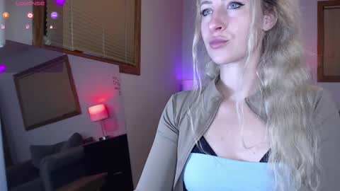 dualipa_unseen online show from September 9, 2025, 6:02 am