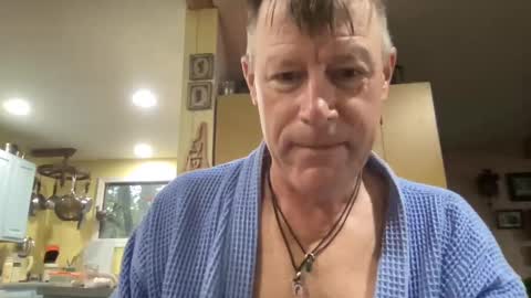 Snapshot of dudeinnh chatting on September 29, 2025, 10:53 am Steve online show from September 29, 2025, 10:53 am