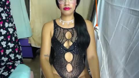 dulce2415 online show from July 3, 2026, 2:07 am