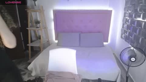 dulce__lovee online show from November 12, 2025, 6:30 pm