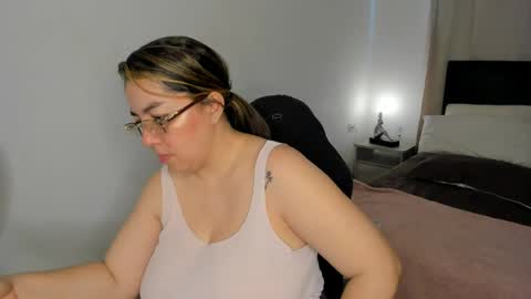 dulce brithany online show from April 24, 2026, 9:06 pm