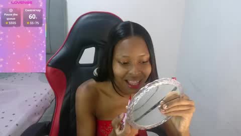 dulce_camx online show from May 19, 2026, 3:57 am