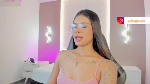 Snapshot of dulce_glow_ chatting on May 14, 2026, 3:02 am D U L C E online show from May 14, 2026, 3:02 am