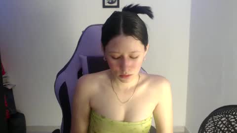 dulce_mauren online show from September 29, 2025, 3:33 am