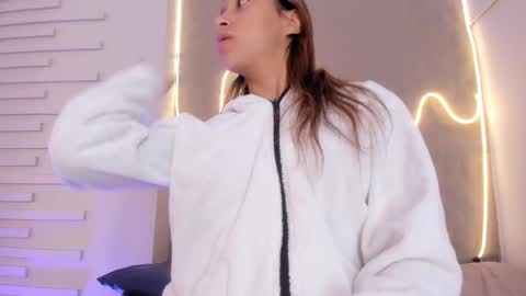 dulce_quintana online show from December 1, 2025, 12:21 pm