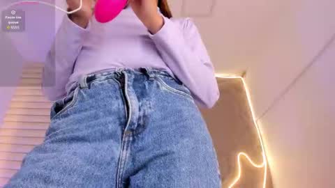 dulce_quintana online show from December 15, 2025, 12:31 pm