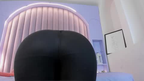 Snapshot of dulceaurora_ chatting on November 29, 2025, 12:02 am DULCE AURORA online show from November 29, 2025, 12:02 am