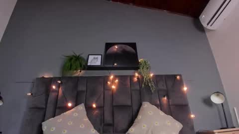 DULCE AURORA online show from February 6, 2026, 3:00 am