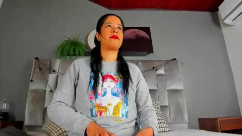 DULCE AURORA online show from February 25, 2026, 3:05 am