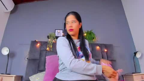 Snapshot of dulceaurora_ chatting on April 26, 2026, 10:13 am DULCE AURORA online show from April 26, 2026, 10:13 am