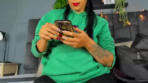 Snapshot of dulceaurora_ chatting on May 6, 2026, 2:51 am DULCE AURORA online show from May 6, 2026, 2:51 am