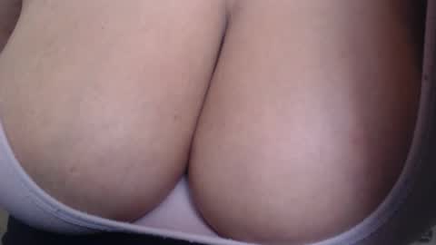 Snapshot of dulcetiffanii chatting on May 3, 2026, 7:53 pm Sofia online show from May 3, 2026, 7:53 pm