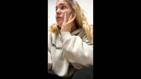 dulcexpecado online show from February 26, 2026, 6:40 pm