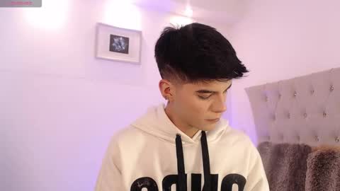 Snapshot of dulcey_ chatting on November 10, 2025, 4:00 am Dulcey online show from November 10, 2025, 4:00 am