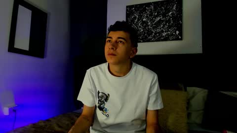 Snapshot of duolust chatting on November 2, 2025, 12:40 pm Thomas and Noah online show from November 2, 2025, 12:40 pm