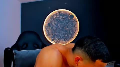 duran_dhikol1 online show from November 22, 2025, 3:16 am