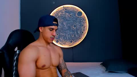 duran_dhikol1 online show from November 26, 2025, 3:29 am