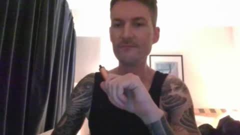 Snapshot of durexdublex chatting on December 16, 2025, 9:42 pm durexdublex online show from December 16, 2025, 9:42 pm