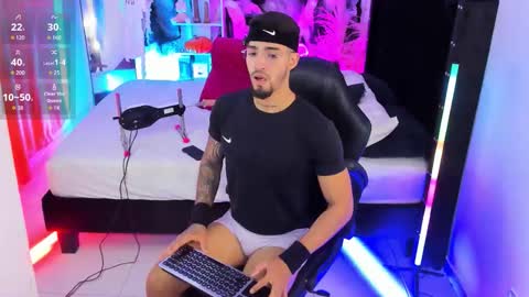 Duriel online show from October 28, 2025, 4:42 pm