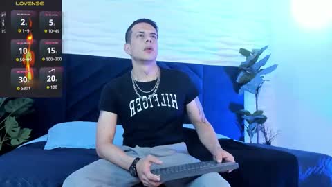 Dustin Sonne online show from November 9, 2025, 3:38 am