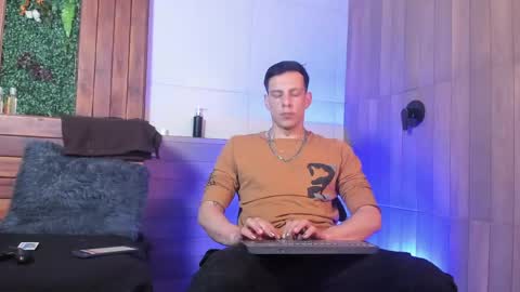 Snapshot of dustin_sonne chatting on April 24, 2026, 3:53 am Dustin Sonne online show from April 24, 2026, 3:53 am
