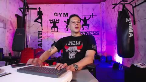 Snapshot of dustin_sonne chatting on May 5, 2026, 3:36 am Dustin Sonne online show from May 5, 2026, 3:36 am