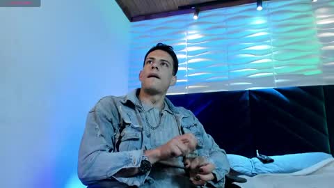 Snapshot of dustin_sonne chatting on May 18, 2026, 3:35 am Dustin Sonne online show from May 18, 2026, 3:35 am
