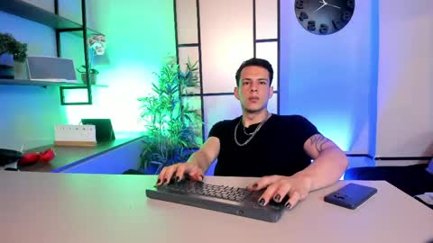 Snapshot of dustin_sonne chatting on May 19, 2026, 3:24 am Dustin Sonne online show from May 19, 2026, 3:24 am