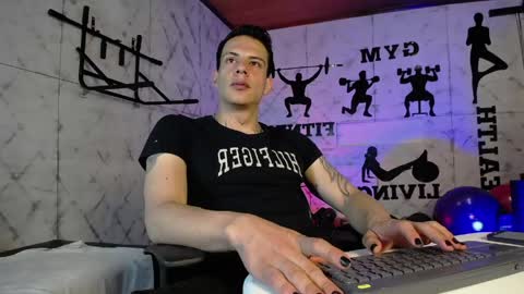 Snapshot of dustin_sonne chatting on May 24, 2026, 3:22 am Dustin Sonne online show from May 24, 2026, 3:22 am