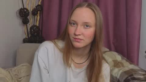 Snapshot of dustydeida chatting on December 5, 2025, 7:21 pm Jenny online show from December 5, 2025, 7:21 pm