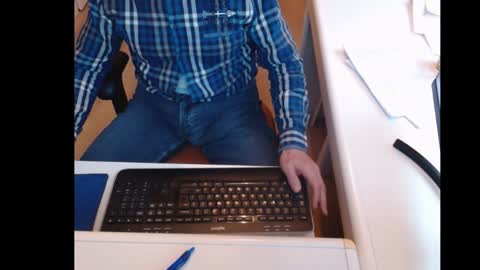 Snapshot of dutchpornking2 chatting on January 15, 2025, 11:43 am dutchpornking2 online show from January 15, 2025, 11:43 am