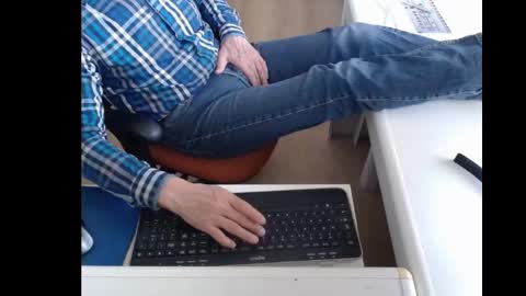 Snapshot of dutchpornking2 chatting on March 7, 2025, 8:45 am dutchpornking2 online show from March 7, 2025, 8:45 am