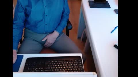 dutchpornking2 online show from March 2, 2026, 7:15 am