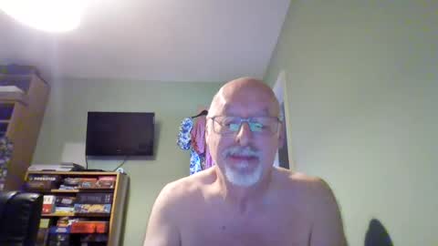 Snapshot of dutchunclejohn chatting on August 3, 2026, 9:15 am DutchUncleJohn online show from August 3, 2026, 9:15 am