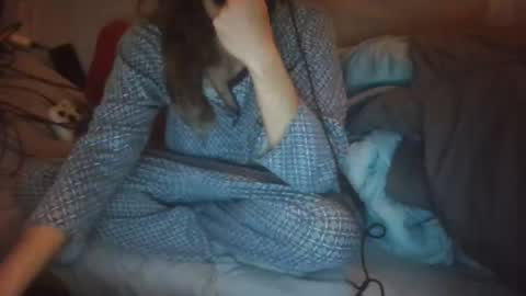 Snapshot of dv3nd3 chatting on December 1, 2025, 7:30 pm dv3nd3 online show from December 1, 2025, 7:30 pm