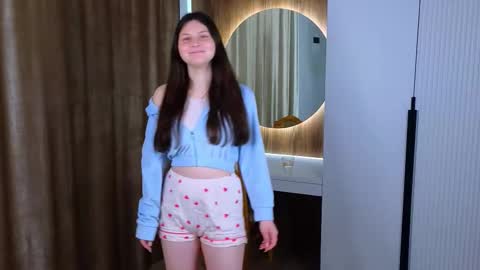 Snapshot of dwanasjostrom chatting on November 18, 2025, 2:28 am Alline online show from November 18, 2025, 2:28 am