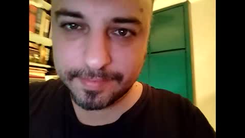 Snapshot of dwizziz chatting on October 18, 2025, 10:43 pm Ivan online show from October 18, 2025, 10:43 pm