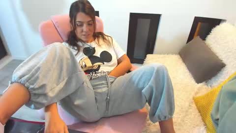 dayana online show from December 3, 2025, 5:26 am