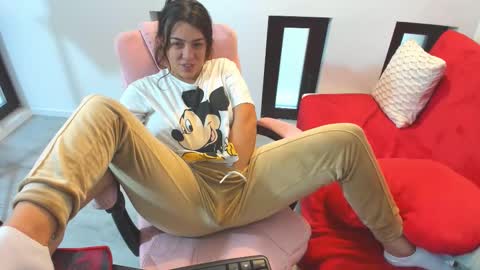 dayana online show from December 22, 2025, 7:05 am