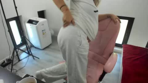 Snapshot of dyanakaylin chatting on May 28, 2026, 5:05 am dayana online show from May 28, 2026, 5:05 am