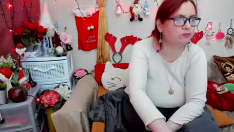 Snapshot of dyannelovee chatting on December 24, 2024, 7:33 pm Dyanne online show from December 24, 2024, 7:33 pm