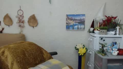 Snapshot of dyannelovee chatting on February 12, 2025, 7:35 pm Dyanne online show from February 12, 2025, 7:35 pm