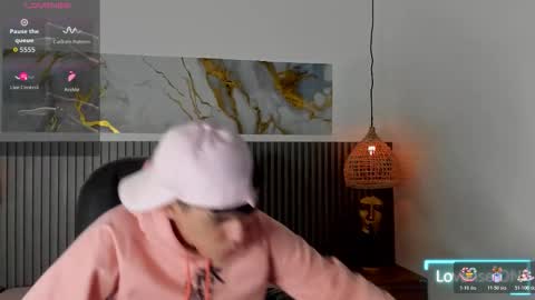 dyla_n18_ online show from March 23, 2026, 8:13 pm