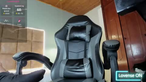 dyla_n18_ online show from May 27, 2026, 9:34 pm